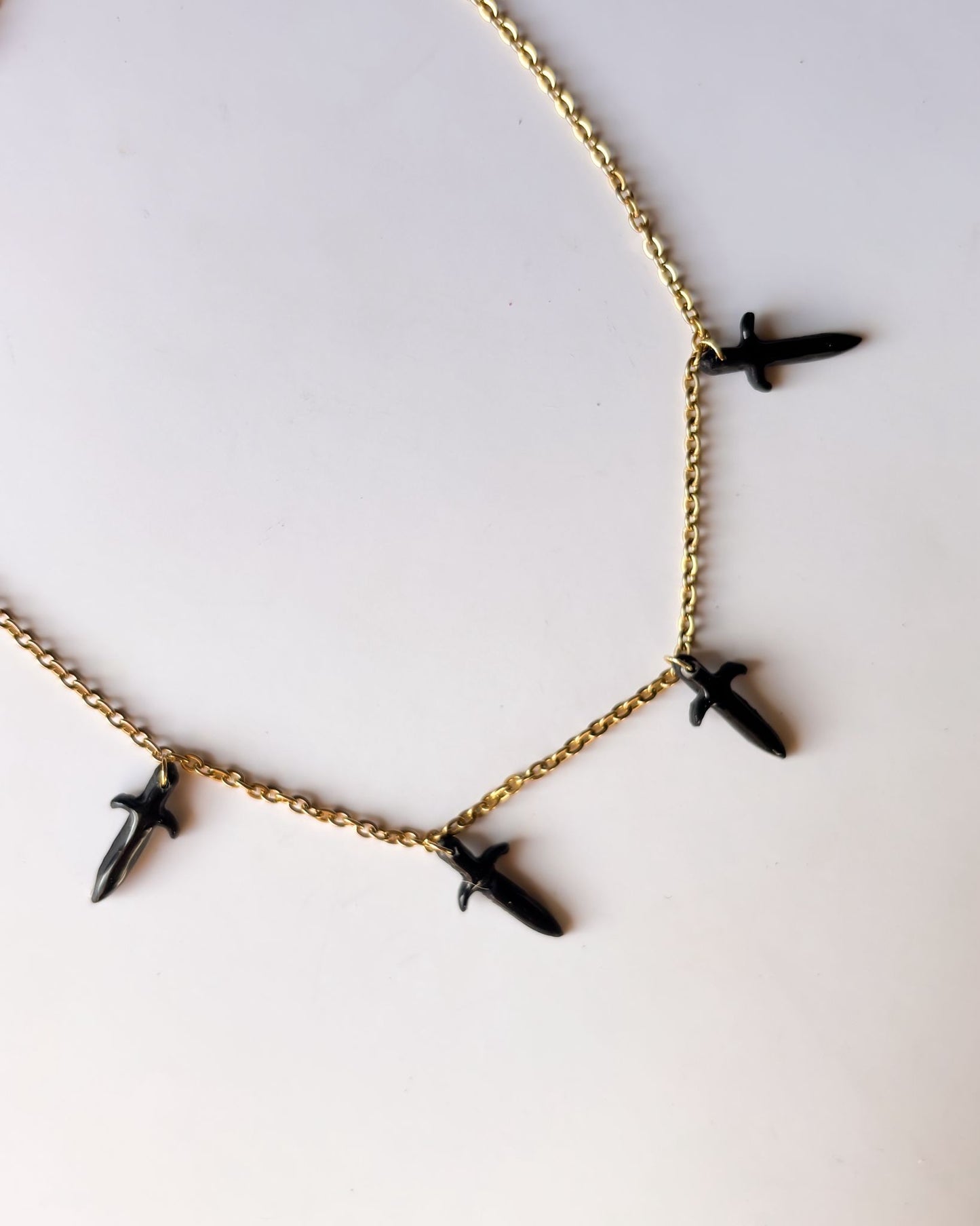 Choker daggers