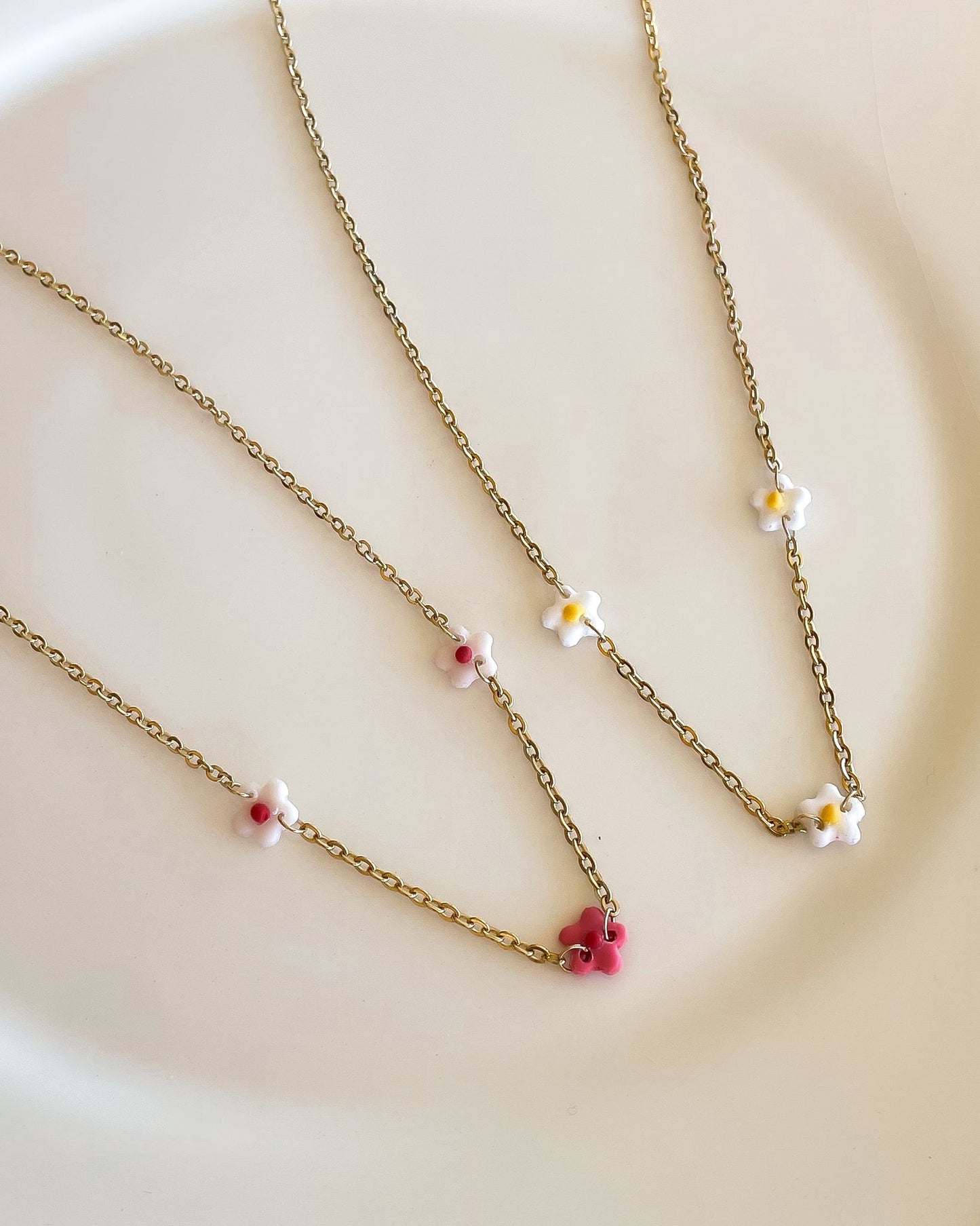 daisy necklace